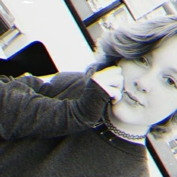 Meet your Posher, Devina - Picture 1 of 1